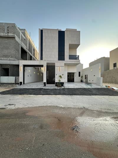 4 Bedroom Floor for Sale in East Riyadh, Riyadh - Ground floor for sale in Al Janadriyah, Riyadh
