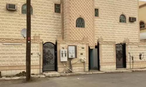 دور 5 غرف نوم للبيع في غرب الرياض، الرياض - عماره للبيع في طويق، الرياض