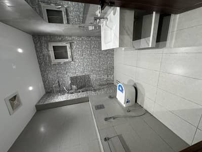 3 Bedroom Apartment for Rent in North Jeddah, Jeddah - Apartment in North Jeddah，Al Sharafeyah 3 bedrooms 42000 SAR - 87861660