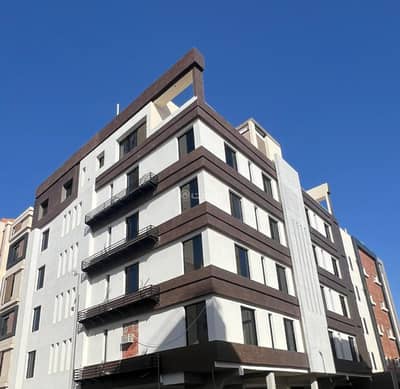 4 Bedroom Apartment for Sale in North Jeddah, Jeddah - For sale: a 4-bedroom apartment in Al Rawda neighborhood with immediate delivery and two entrances on two streets.