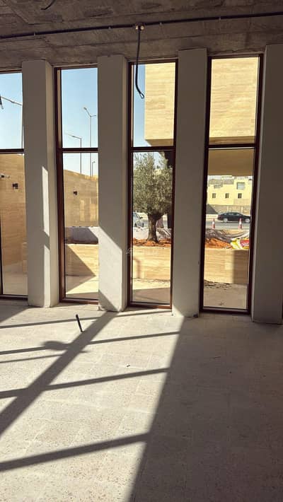 معرض  للايجار في شمال الرياض، الرياض - معرض في النرجس،شمال الرياض 460000 SAR - 87862646