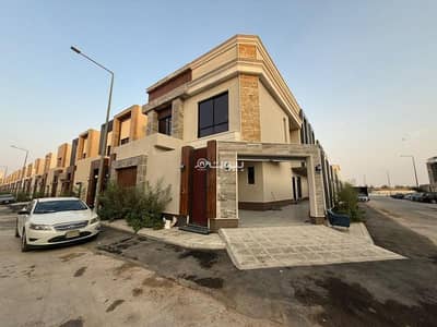 8 Bedroom Villa for Sale in East Riyadh, Riyadh - Villa for sale in Al Rimal, east Riyadh