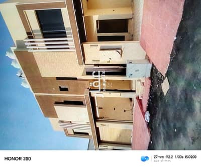 5 Bedroom Floor for Sale in South Riyadh, Riyadh - 5 bedrooms in a residential floor for sale in Badr. For contact: 0501732720