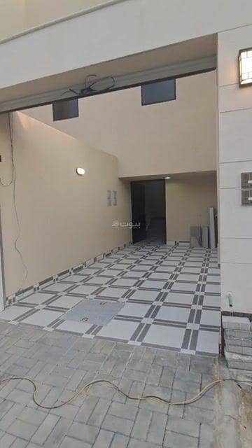 دور 4 غرف نوم للبيع في غرب الرياض، الرياض - دور للبيع في شارع يحيى بن عبدالعزيز, حي السويدي, مدينة الرياض, منطقة الرياض
