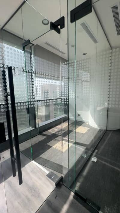 Office for Rent in North Jeddah, Jeddah - A premium office for rent in the Headquarters Tower.