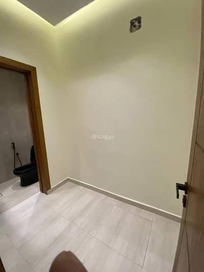 5 Bedroom Floor for Sale in East Riyadh, Riyadh - Floor For Sale in Al Bayan Neighborhood, Riyadh