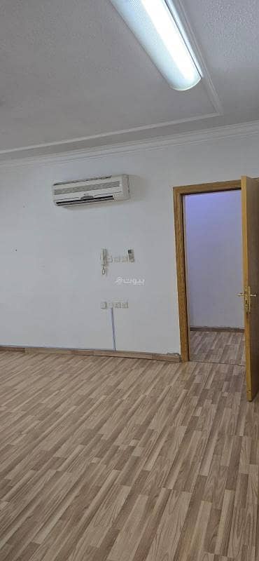 فلیٹ 4 غرف نوم للايجار في شرق الرياض، الرياض - شقة للايجار