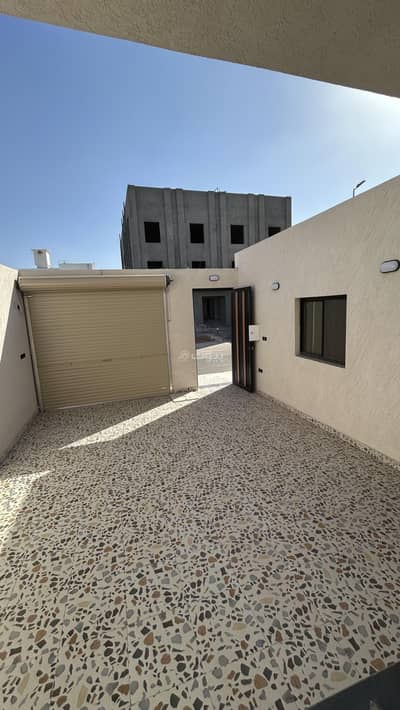 5 Bedroom Floor for Sale in Abu Markha, Madina - House for sale - West Abu Marh - Medina