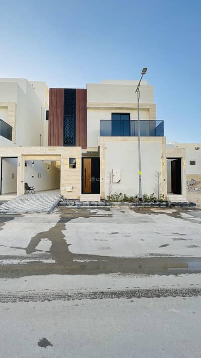 فیلا 4 غرف نوم للبيع في غرب الرياض، الرياض - للبيع في الرياض حي طويق شارع خديجة فيلا درج داخلي وشقة