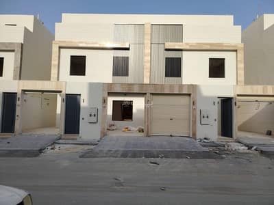 فیلا 5 غرف نوم للبيع في جنوب الرياض، الرياض - فيلا مكونة من 5 غرف نوم للبيع في عكاظ