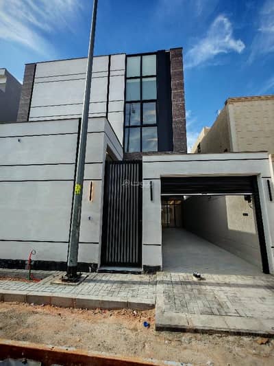 5 Bedroom Villa for Sale in East Riyadh, Riyadh - A villa with an internal staircase and an apartment with an area of 312 sqm in Al-Munseeh neighborhood, an excellent location near all services and ma