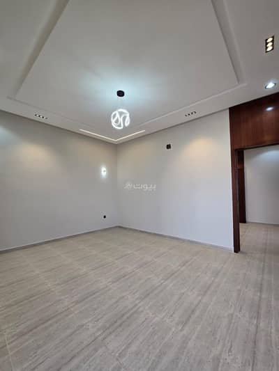 3 Bedroom Flat for Sale in West Riyadh, Riyadh - Ground floor consisting of a car entrance, men's majlis, wash areas, a dining room, a living room, and a kitchen, with three bedrooms, two of which are master bedrooms, and a rear setback.