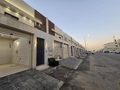 فیلا 5 غرف نوم للبيع في جنوب الرياض، الرياض - فيلا 3 ادوار فيها 5 غرف نوم