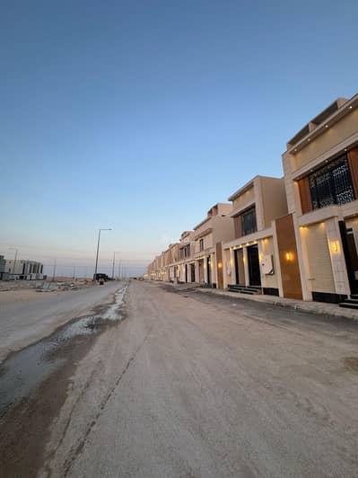 7 Bedroom Villa for Sale in South Riyadh, Riyadh - Dublix and a flat in the Oqaz neighborhood