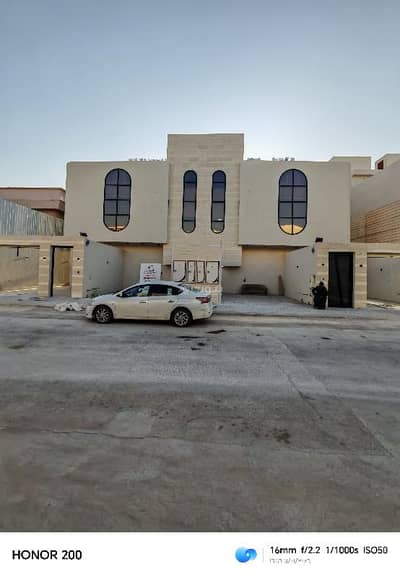 4 Bedroom Apartment for Sale in West Riyadh, Riyadh - An upper floor with 4 bedrooms for sale in Al-Suwaidi. Contact 0501732720.