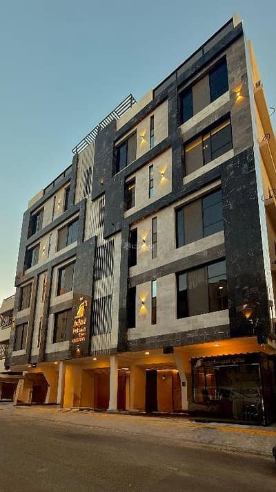 4 Bedroom Apartment for Sale in North Jeddah, Jeddah - Luxury finished apartment with 4 rooms and two entrances with its amenities in Al Rawda neighborhood directly from the owner.