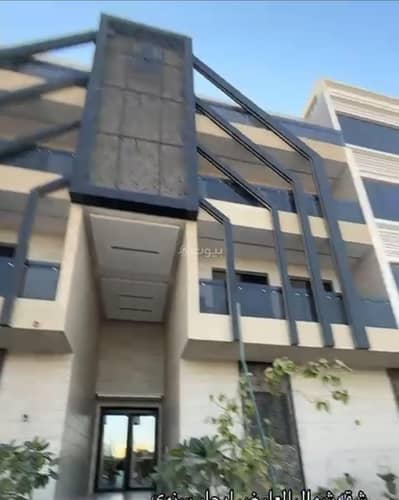 فلیٹ 4 غرف نوم للايجار في شمال الرياض، الرياض - شقة تضم 4 غرف نوم للإيجار في العارض وسطح واسع متعدد الاستخدام
