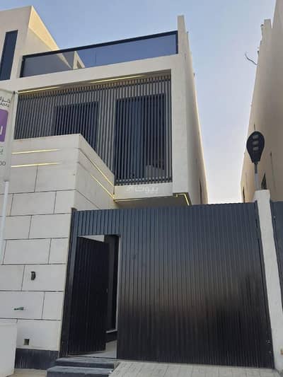 3 Bedroom Floor for Sale in East Riyadh, Riyadh - A 3-bedroom apartment for sale in Al-Marjan, Riyadh