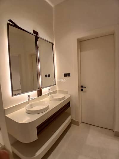 6 Bedroom Villa for Sale in East Riyadh, Riyadh - Villa in East Riyadh，Al Janadriyah 6 bedrooms 1670000 SAR - 87866615