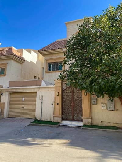 فیلا 4 غرف نوم للايجار في شمال الرياض، الرياض - فيلا في حي الربيع للإيجار