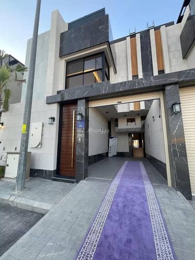 دور 4 غرف نوم للبيع في شمال الرياض، الرياض - دور للبيع في شارع أحمد المستنير, حي النرجس, مدينة الرياض, منطقة الرياض