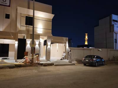 فیلا 4 غرف نوم للبيع في غرب الرياض، الرياض - تون هاوس ارضي مساحة ٣٠٠ متر