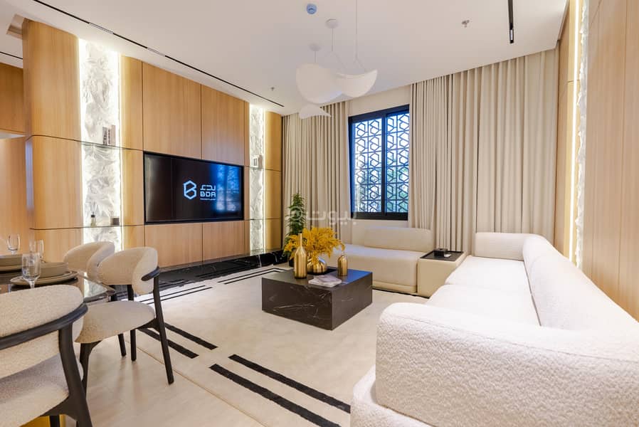 9 eb79b667-ffaa-4cf0-8a5a-8807181c6b8c