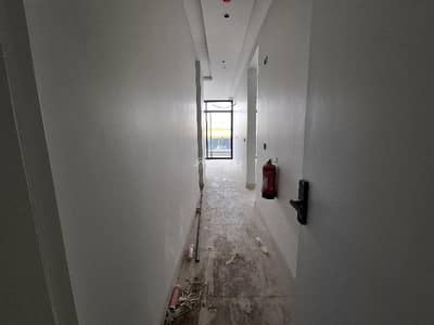 شقة 4 غرف نوم للبيع في شرق الرياض، الرياض - شقة بمشروع شقق سكنية بحي الرمال