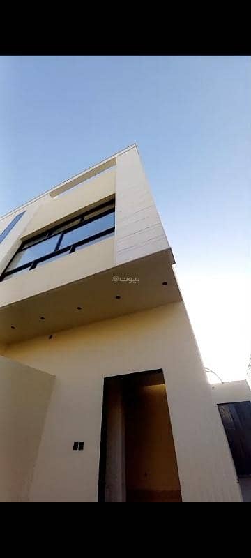 3 Bedroom Floor for Sale in West Riyadh, Riyadh - Ground floor in Tuwaiq neighborhood, area 300 square meters