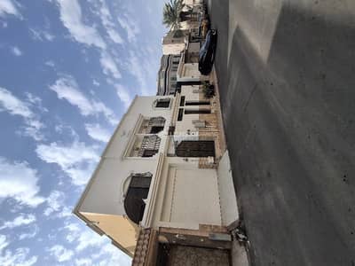 4 Bedroom Villa for Sale in North Jeddah, Jeddah - Luxurious connected duplex villa for sale in Al Nahda neighborhood