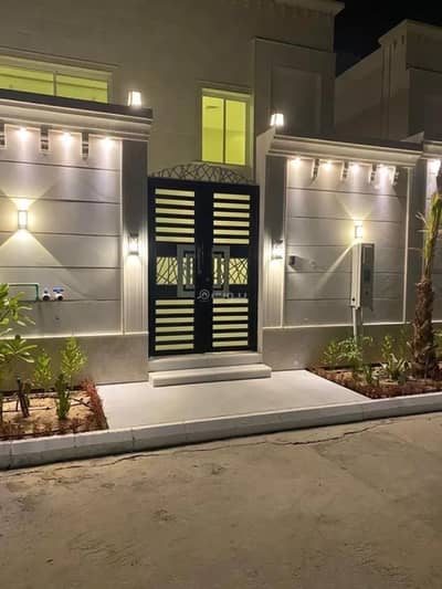 6 Bedroom Villa for Sale in Al Muntazah, Dammam - Villa For Sale in Al Muntazah, Dammam