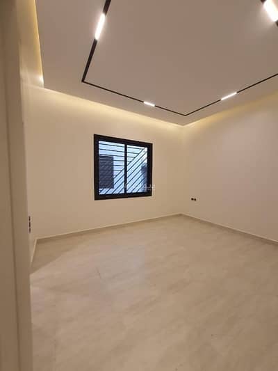 3 Bedroom Floor for Sale in East Riyadh, Riyadh - House for sale, live in or invest