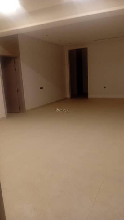 دور 4 غرف نوم للبيع في شرق الرياض، الرياض - 4 غرف نوم للدور السكني للبيع في الجنادرية