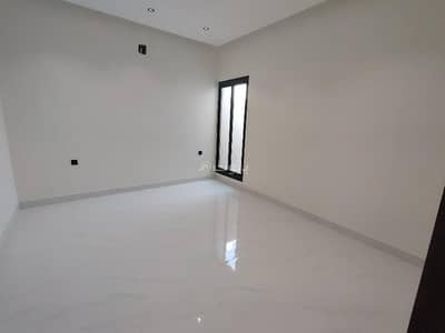 دور 5 غرف نوم للبيع في شرق الرياض، الرياض - تاون هاوسي علوي فاخر للبيع لراغبي التميز والرقي بحي القادسيه