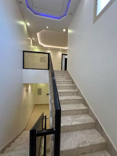 فیلا 6 غرف نوم للايجار في شمال الرياض، الرياض - للإيجار فيلا بحي العارض قريبة من المحاور الرئيسة طريق الملك عبد العزيز - طريق القصيم علي مساحة 375 م تتكون من 3 وحدات منفصلة واجهات حجر -مجددة بالكامل