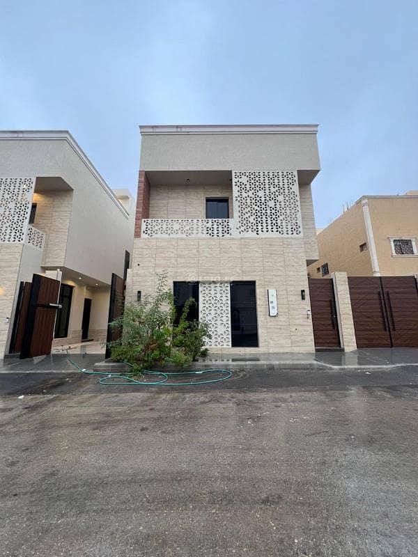 Six-bedroom villa for sale in Al-Mahdiya, Riyadh Six-bedroom villa for sale in Al-Mahdiya, Riyadh