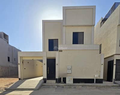 8 Bedroom Flat for Sale in East Riyadh, Riyadh - For sale: a townhouse in Al-Janaderiah (East Riyadh)