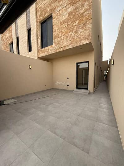 5 Bedroom Flat for Sale in East Riyadh, Riyadh - For sale: townhouse in al-Janudriyah - East Riyadh