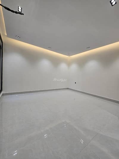 دور 3 غرف نوم للبيع في شرق الرياض، الرياض - دور ارضي للبيع بحي المعزليه