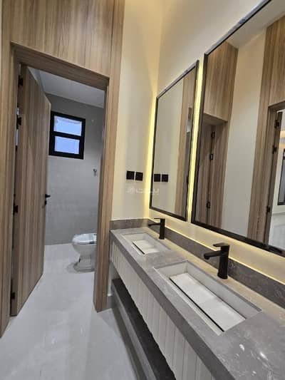 دور 3 غرف نوم للبيع في شرق الرياض، الرياض - دور علوي بحي المعزليه