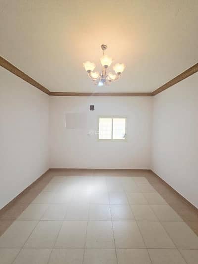 فلیٹ 3 غرف نوم للايجار في شمال الرياض، الرياض - شقة بحي الصحافة موقع متميز جنوب طريق أنس بن مالك رضي الله عنه.