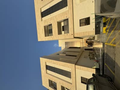 شقة 3 غرف نوم للبيع في غرب الرياض، الرياض - شقة ثلاث ادوار مع سطح مستقل بالمهدية