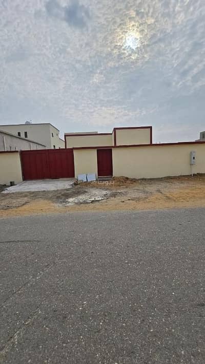 دور 3 غرف نوم للبيع في الخضراء 1، بيش - A self-built residential building, the interior layout is still unfinished, and it is mortgaged for 592 thousand. But the sale amount is 100,000 thous