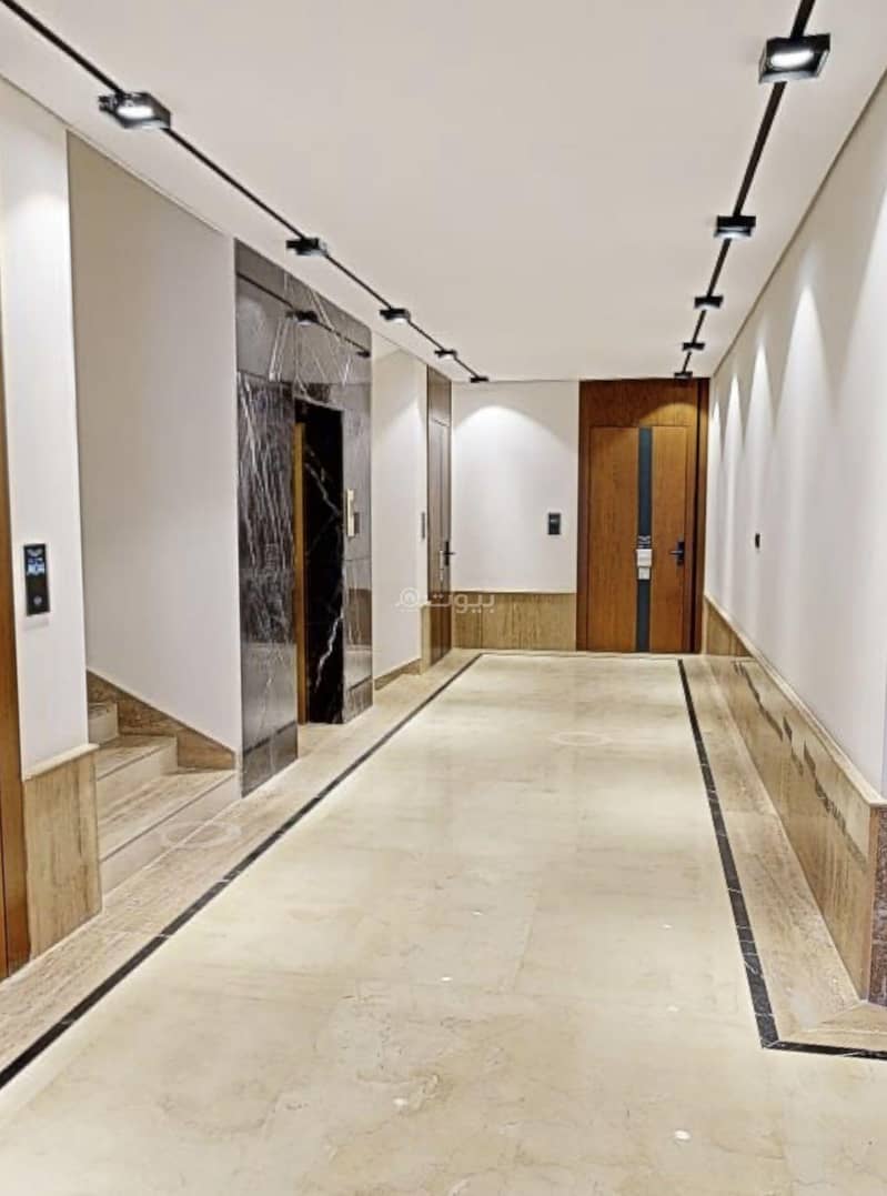 شقة بسطح خاص للإيجار بحي الريان شقة بسطح خاص للإيجار بحي الريان