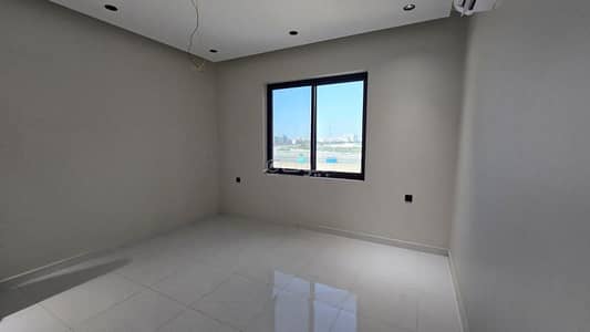 4 Bedroom Apartment for Rent in North Jeddah, Jeddah - Extremely nice apartment for rent in Sundos (Sundus) with a great location and high ceiling