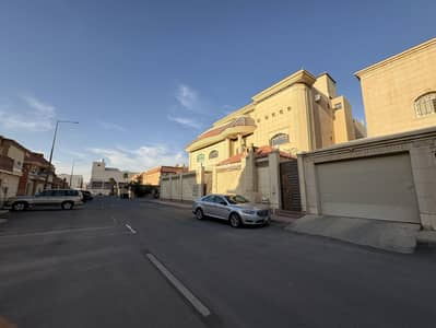 5 Bedroom Villa for Sale in East Riyadh, Riyadh - Villa in East Riyadh，Ishbiliyah 5 bedrooms 4300000 SAR - 87878403