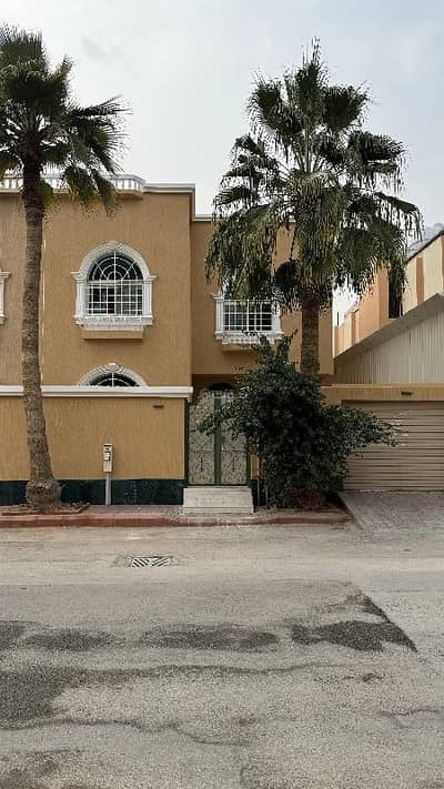 فیلا 4 غرف نوم للبيع في شمال الرياض، الرياض - فيلا للبيع بحي المروج مع (سعر قابل للتفاوض)