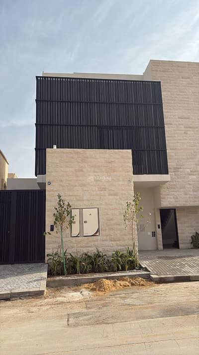 3 Bedroom Floor for Sale in West Riyadh, Riyadh - Residential units for sale