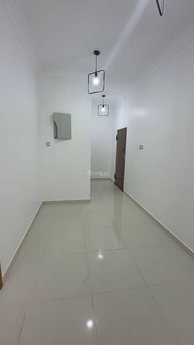 5 Bedroom Flat for Rent in Al Dhurfah, Khamis Mushait - For rent – an apartment in the Al-Ishkan neighborhood, Khamis Mushait. An spacious and clean apartment located in the Al-Ishkan neighborhood, a quiet area close to all services.