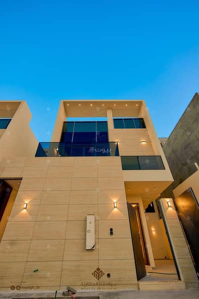 7 Bedroom Villa for Sale in West Riyadh, Riyadh - 7 bedrooms villa for sale in Al Mahdia